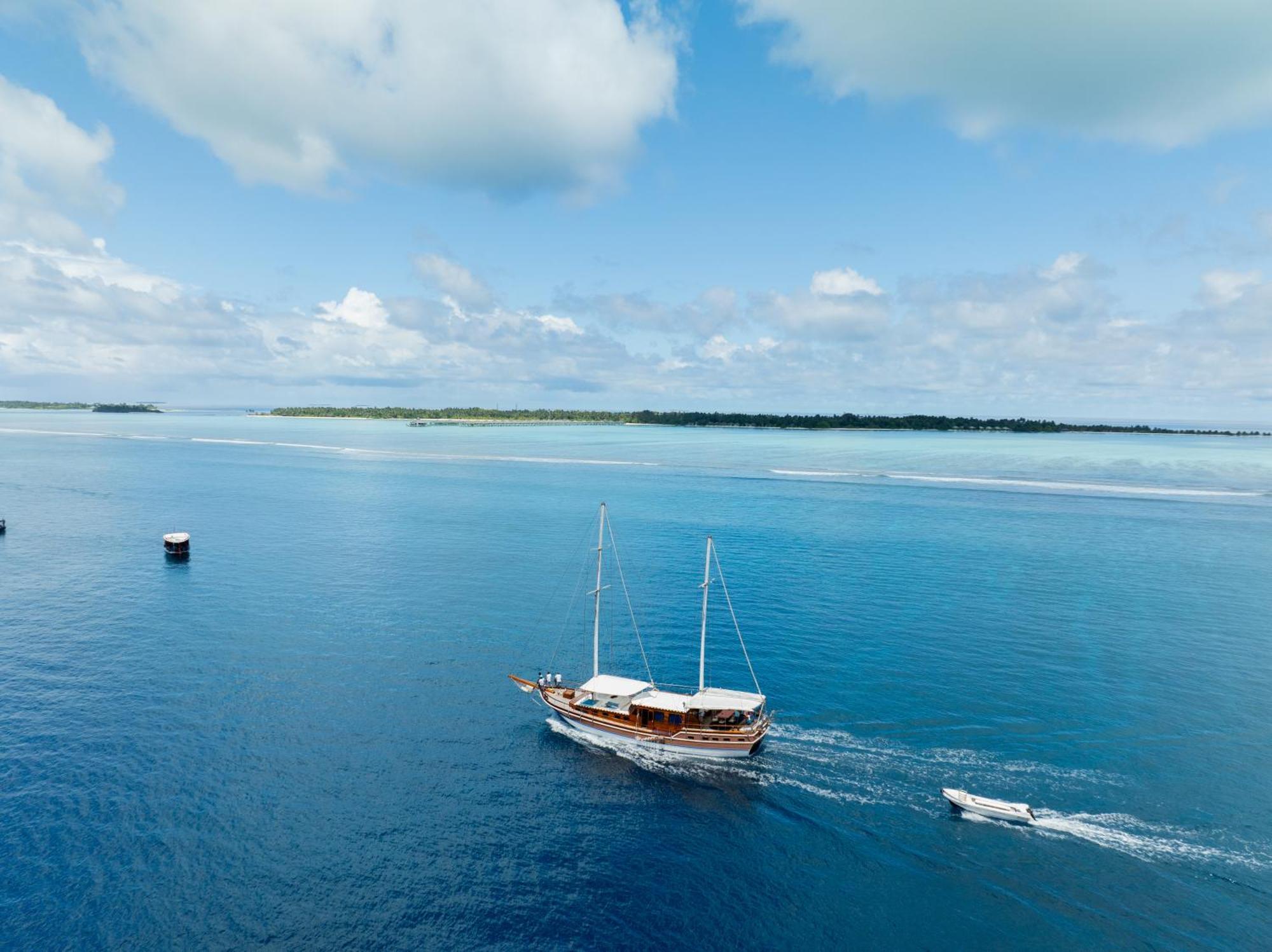 Kirulhiya Maldives Hotel Omadhoo ภายนอก รูปภาพ